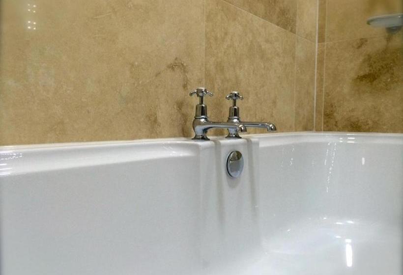 ユースホステル The Black Hole