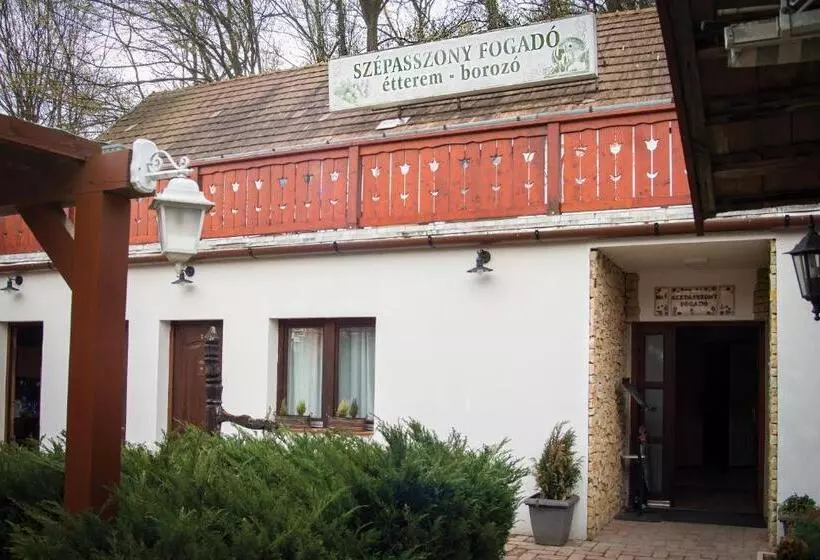 Aamiaismajoitus (B&B) Szépasszony Fogadó