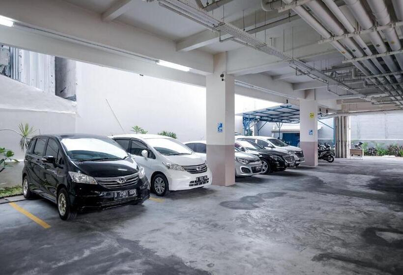 Sans Hotel Puri Indah Jakarta