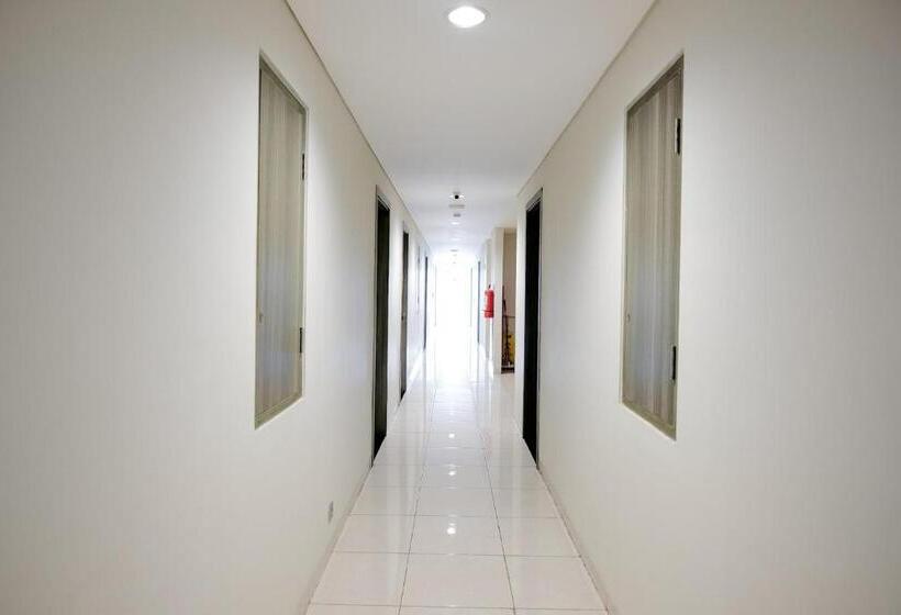 Sans Hotel Puri Indah Jakarta