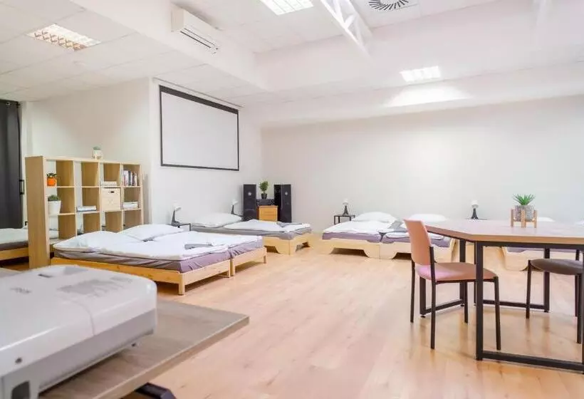 ユースホステル Internesto Brno