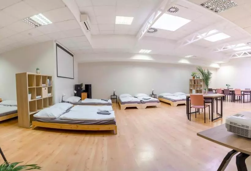 ユースホステル Internesto Brno