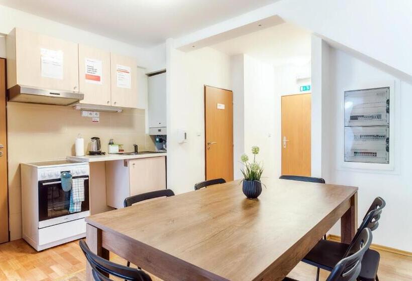 הוסטל Internesto Brno