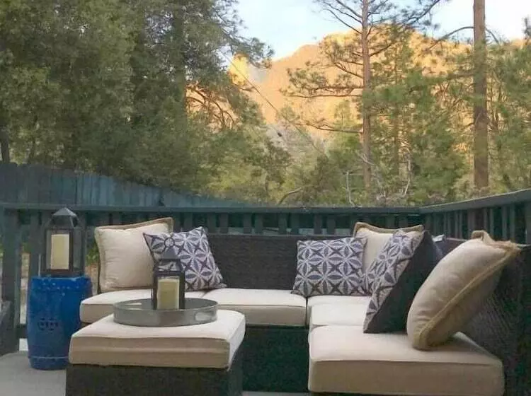 Aamiaismajoitus (B&B) The Grand Idyllwild Lodge