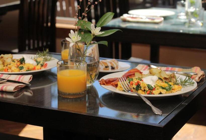 تختخواب و صبحانه The Grand Idyllwild Lodge