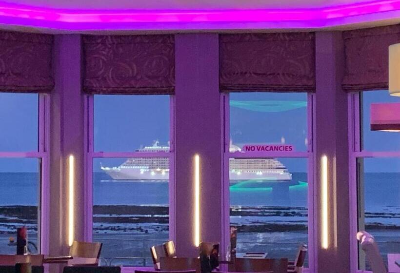 Отель The Savoy