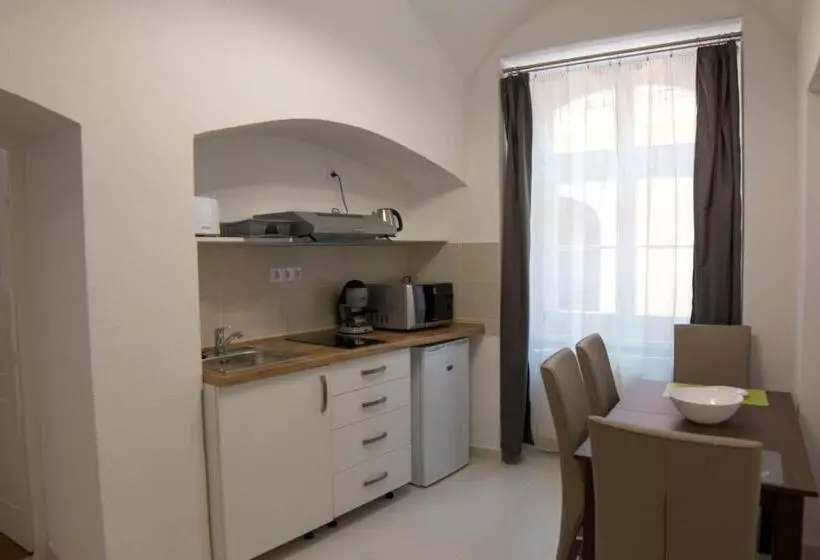 Mecset Apartman