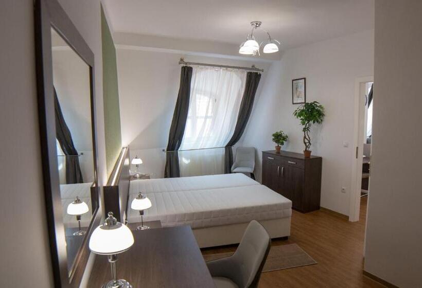 Mecset Apartman