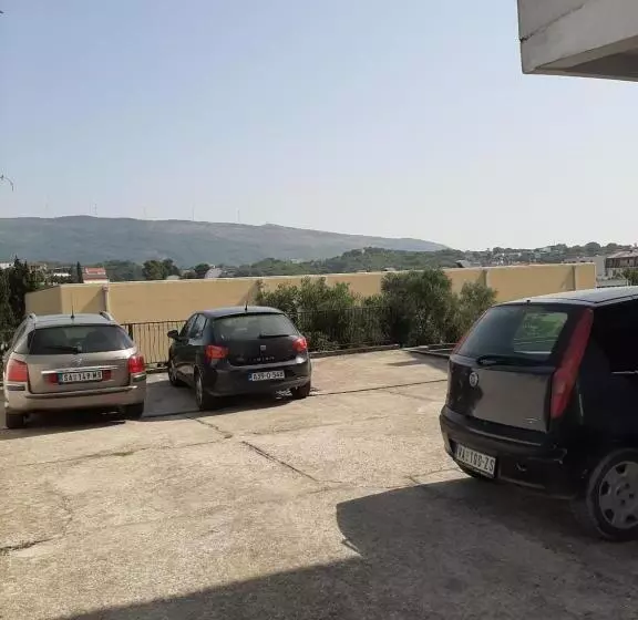 پانسیون Guesthouse Dona