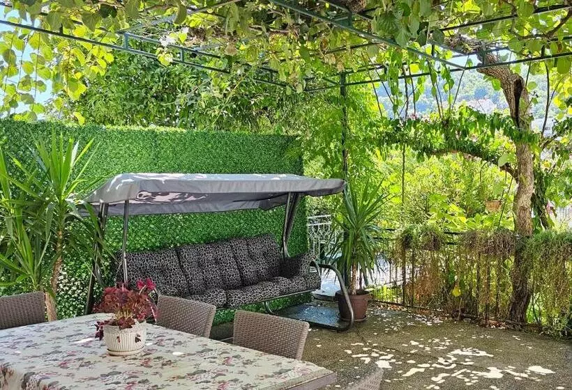 پانسیون Guesthouse Dona