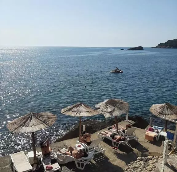 پانسیون Guesthouse Dona
