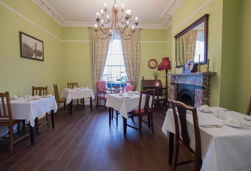 Majatalo The Portland Guesthouse