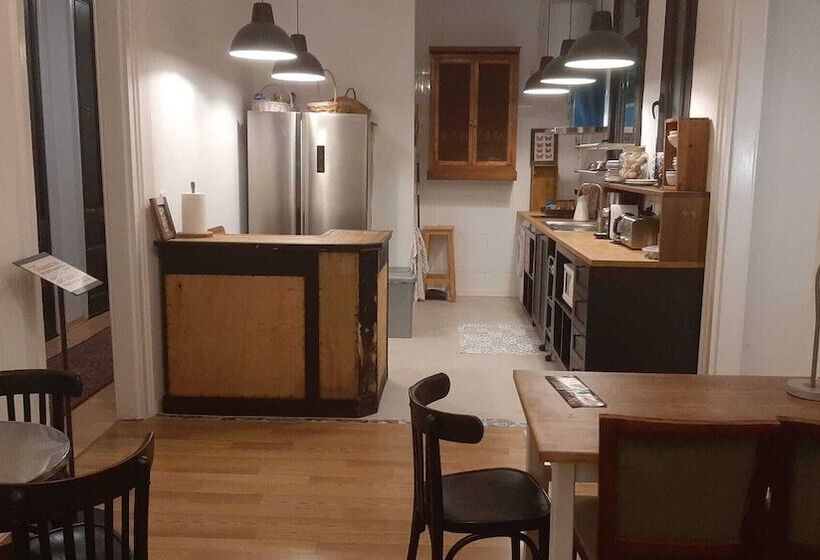 Хостел Casa Consell Gran Via, Guest House