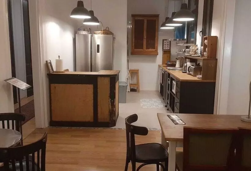 Хостел Casa Consell Gran Via, Guest House