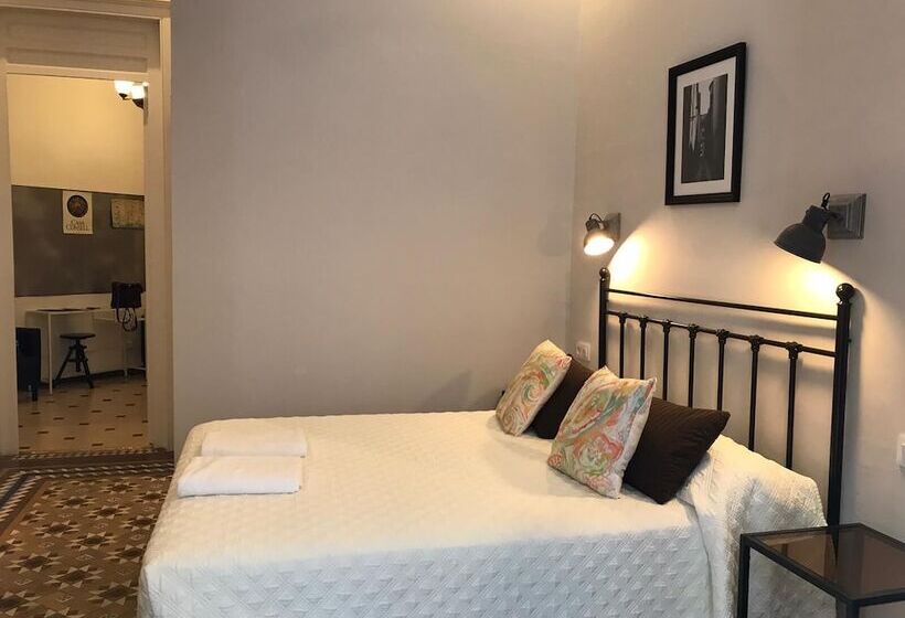 Хостел Casa Consell Gran Via, Guest House