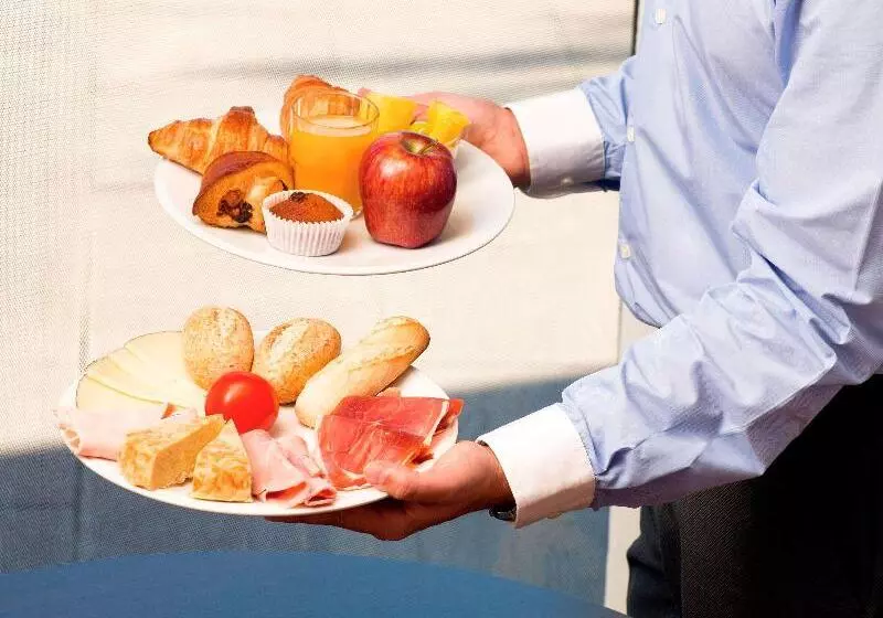 Отель Ibis Barcelona Meridiana