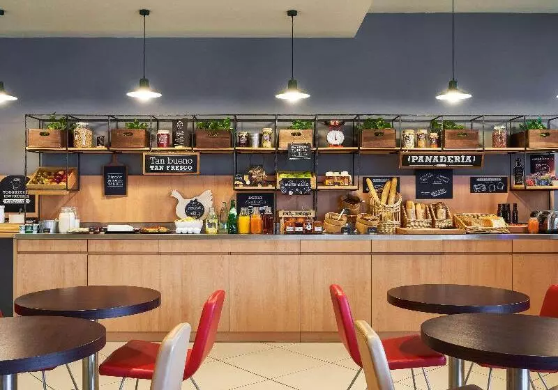 Отель Ibis Barcelona Meridiana