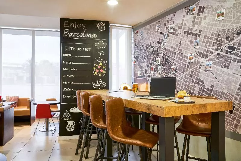 Отель Ibis Barcelona Meridiana