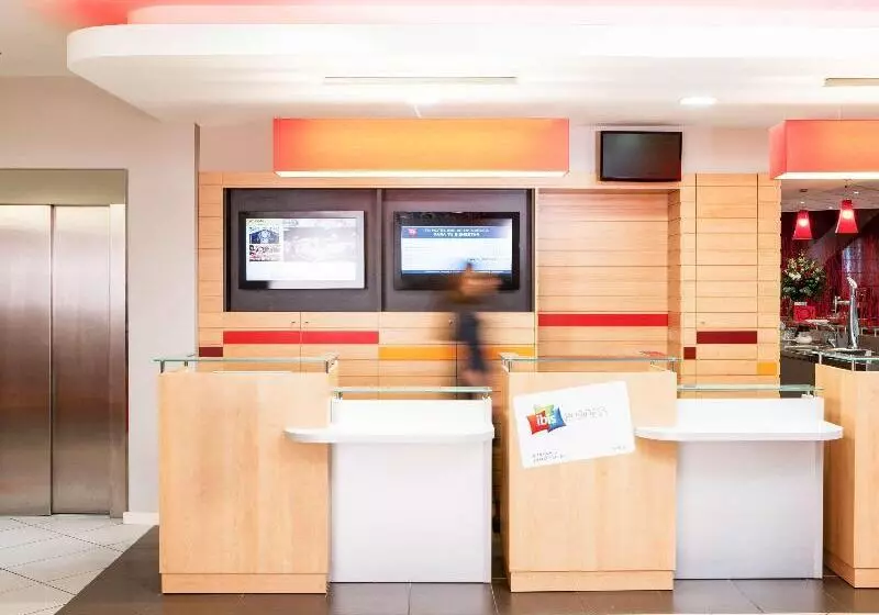 Отель Ibis Barcelona Meridiana