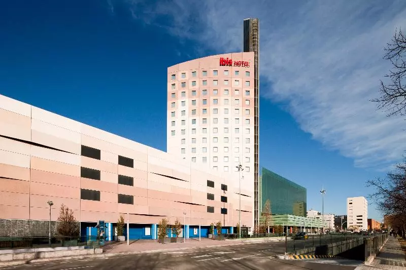 Отель Ibis Barcelona Meridiana