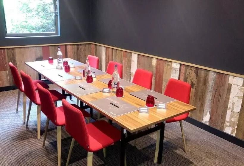 בית מלון כפרי Ibis Birmingham Bordesley Circus