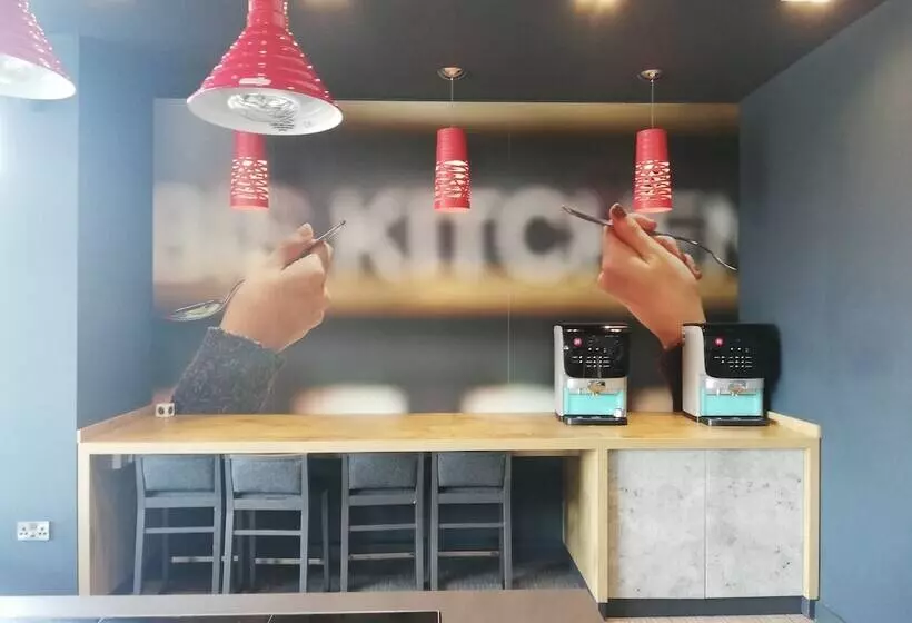 בית מלון כפרי Ibis Birmingham Bordesley Circus