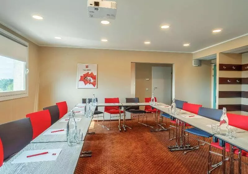 Отель Ibis Częstochowa