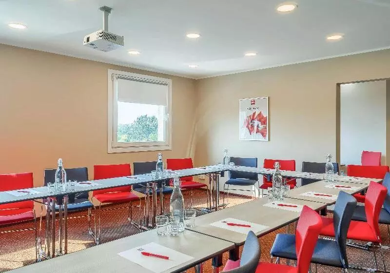 Отель Ibis Częstochowa