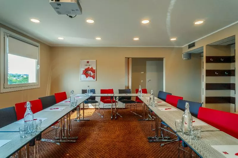 Отель Ibis Częstochowa