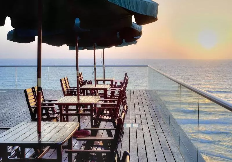 Hotel Arena By The Beach