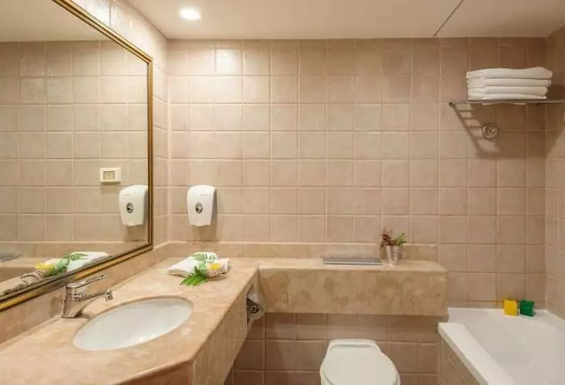 Hotel Arena By The Beach