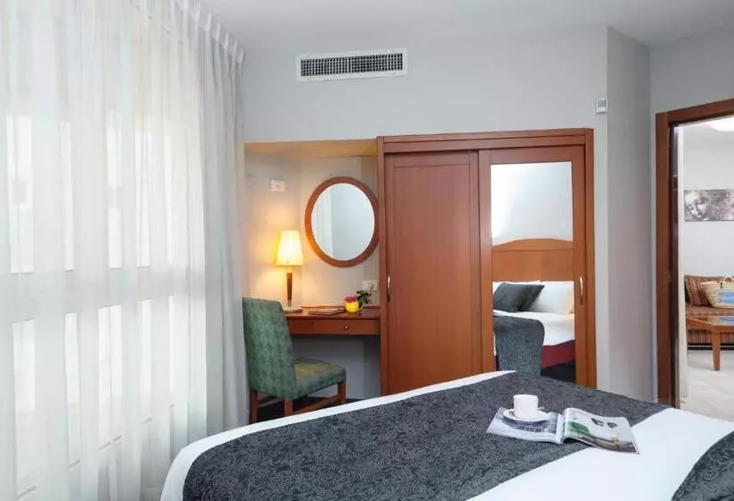 Hotel Arena By The Beach