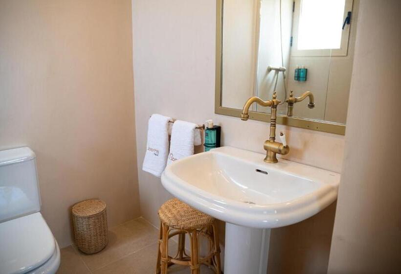 هتل Rooms By Jova