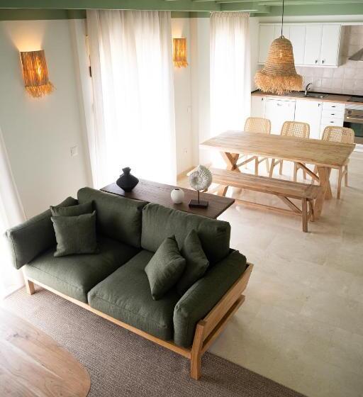 هتل Rooms By Jova