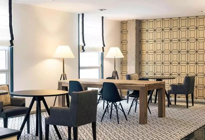 فندق Mercure Jardines De Albia