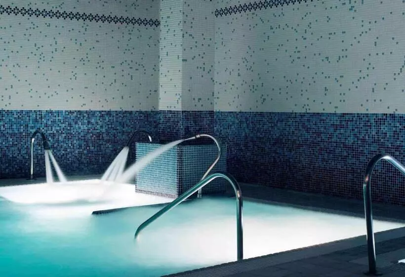 فندق Mercure Jardines De Albia