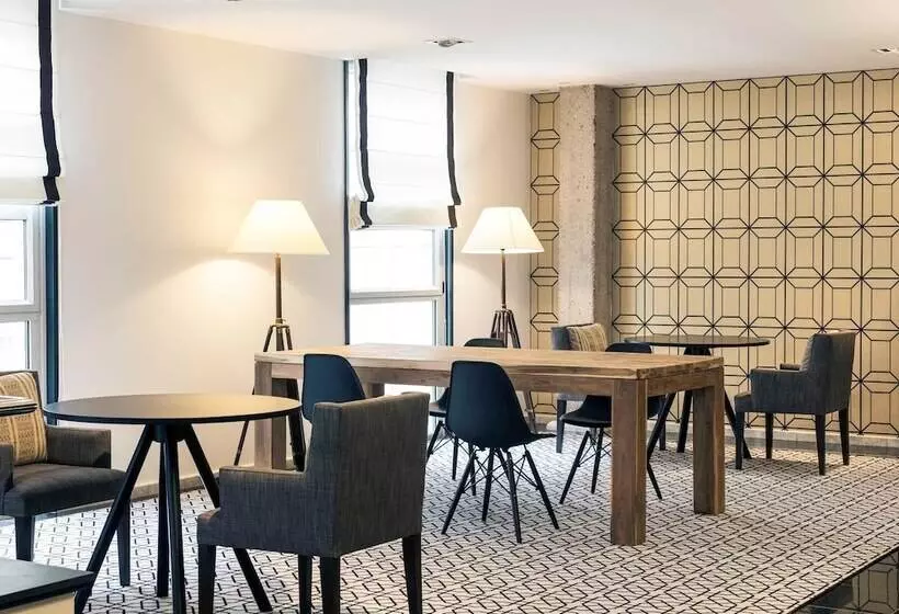 فندق Mercure Jardines De Albia