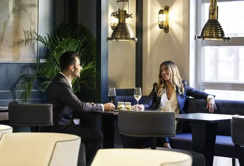 فندق Mercure Jardines De Albia