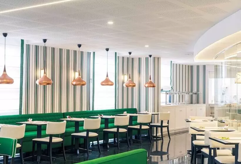 فندق Mercure Jardines De Albia