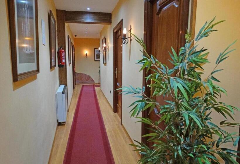 فندق Palacio Antigua Audiencia