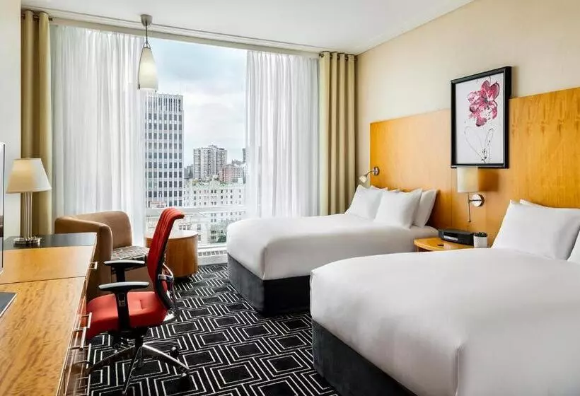 Отель Sofitel Montreal Golden Mile