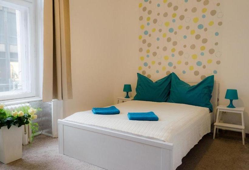 بنسيون Elisa S Guesthouse