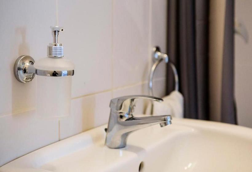 بنسيون Elisa S Guesthouse