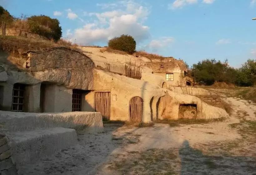 ペンション Farkaskő Vendégház