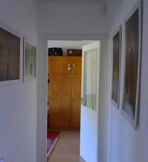 ペンション Farkaskő Vendégház