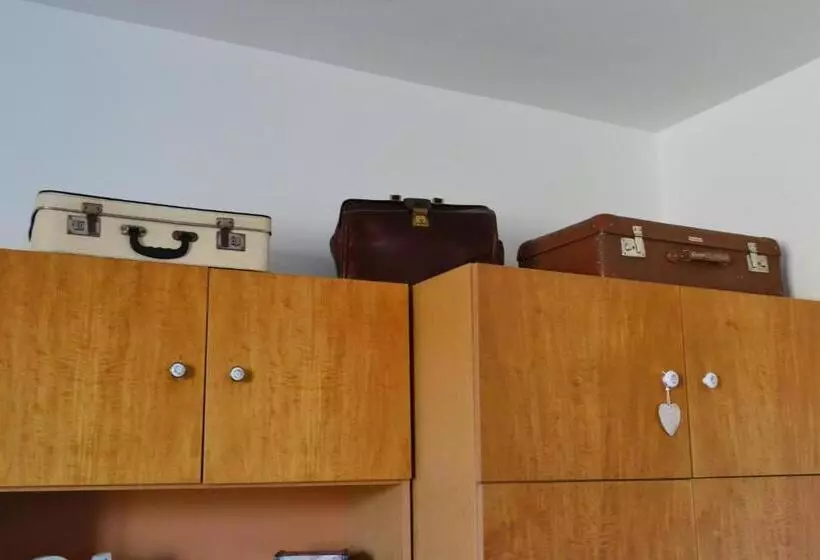 ペンション Farkaskő Vendégház