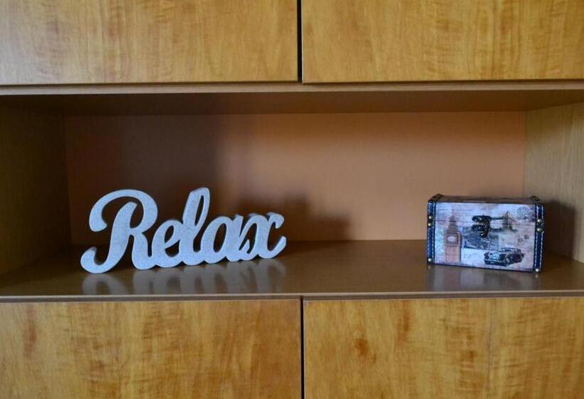 펜션 Farkaskő Vendégház