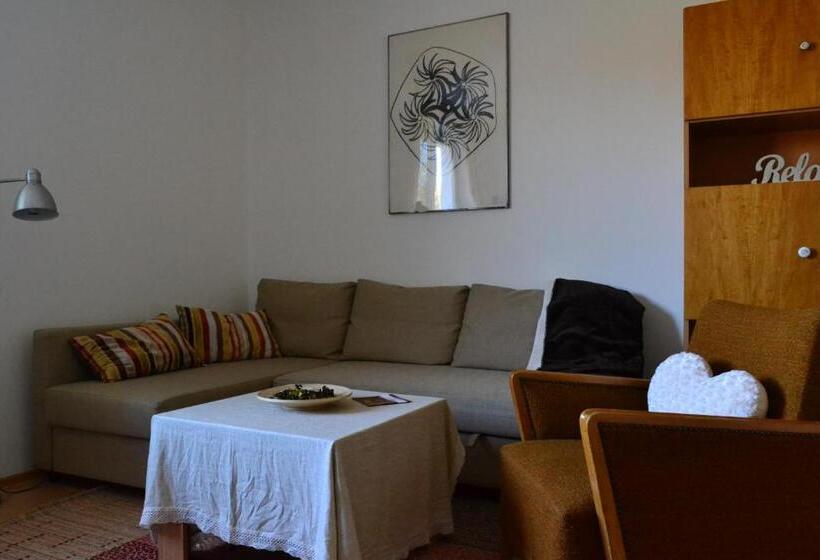 펜션 Farkaskő Vendégház