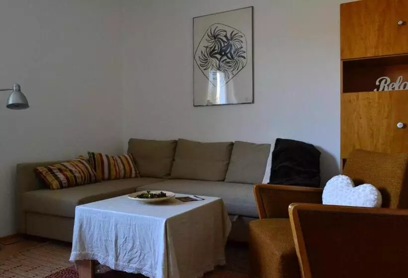 ペンション Farkaskő Vendégház