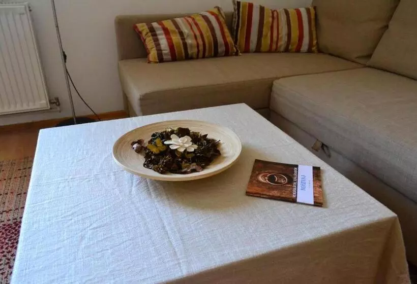 ペンション Farkaskő Vendégház